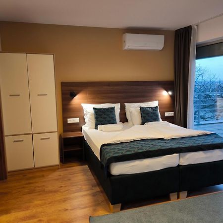 River View Apartments Hotel Братислава Екстер'єр фото