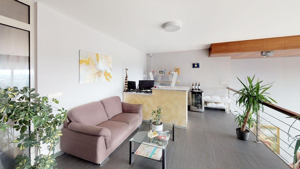 River View Apartments Hotel Братислава Екстер'єр фото