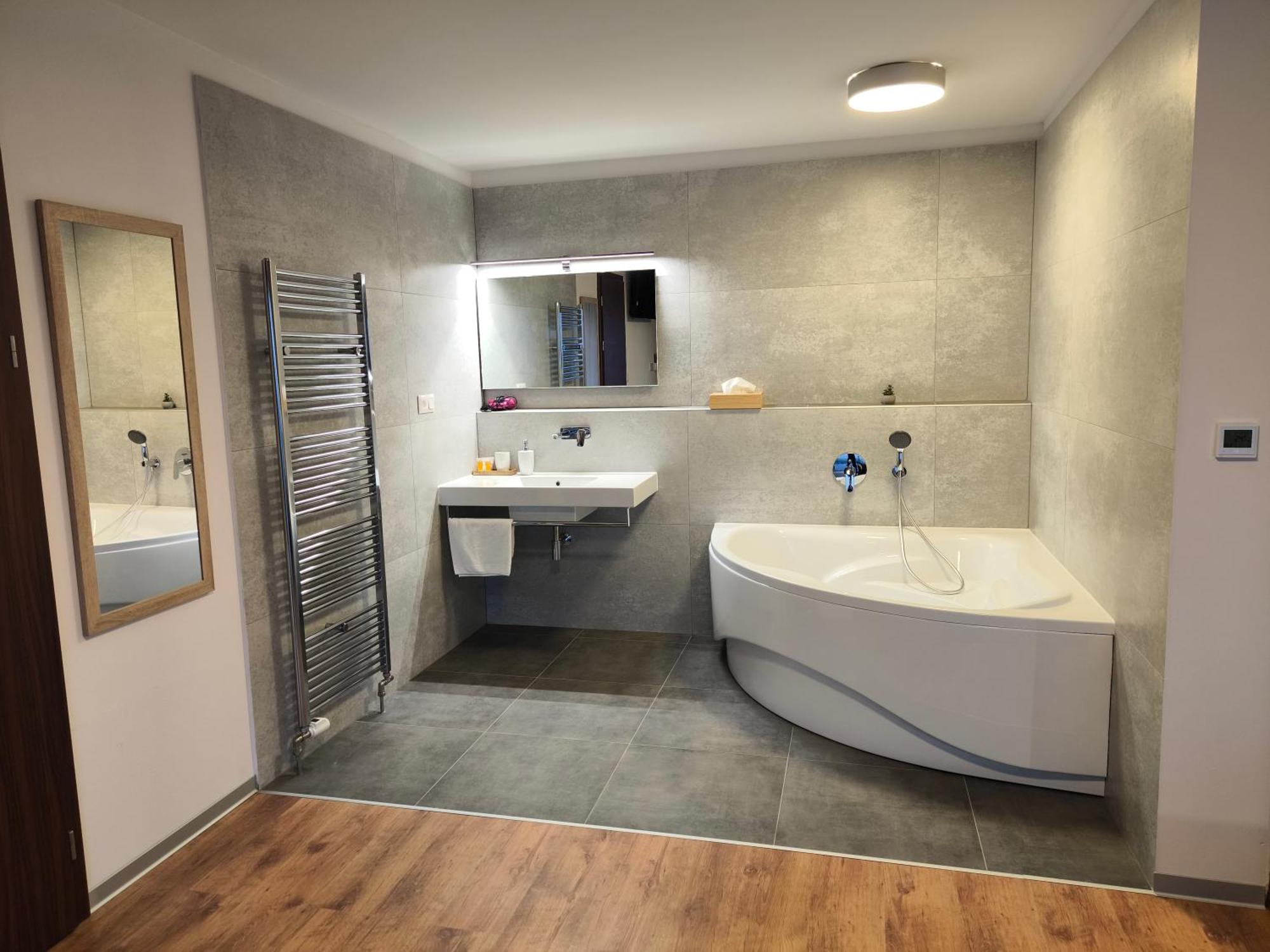 River View Apartments Hotel Братислава Екстер'єр фото