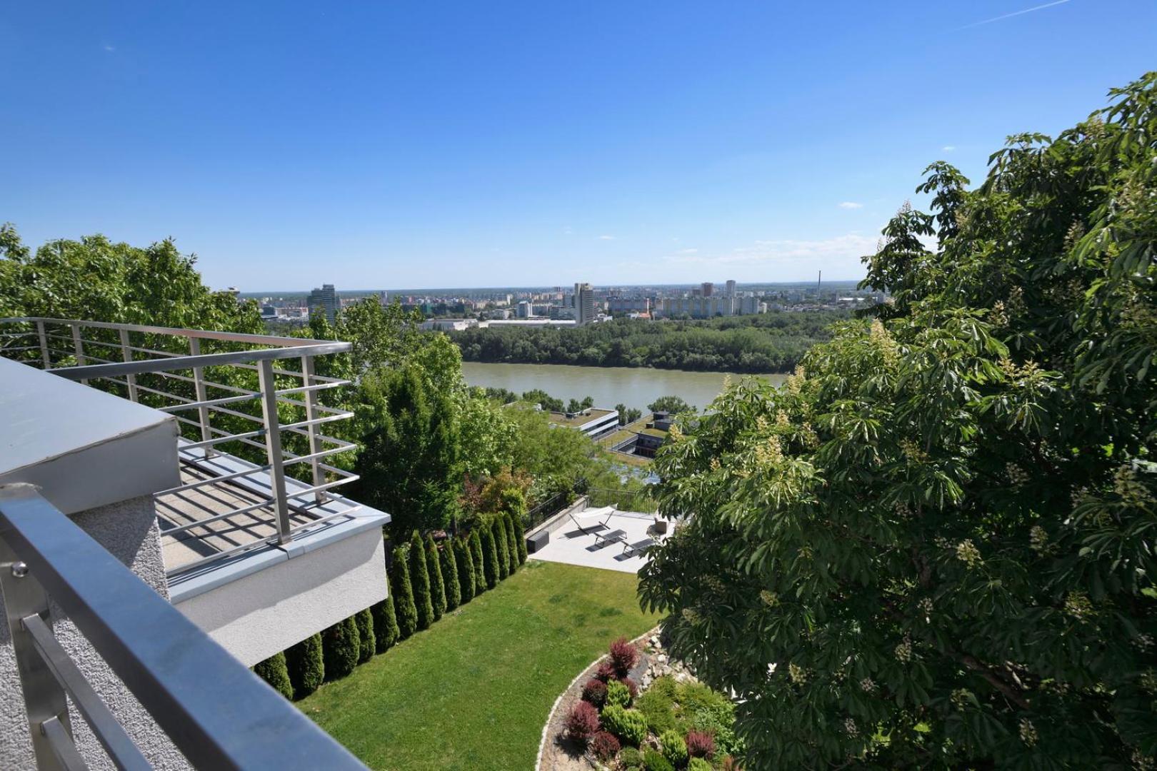 River View Apartments Hotel Братислава Екстер'єр фото